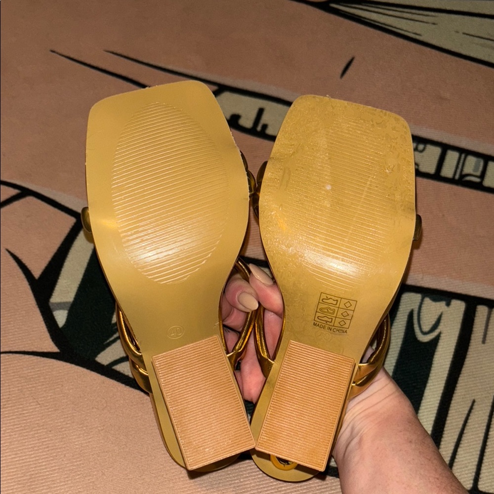 Dynamic Gold Heels🏆 - Picture 5 of 5
